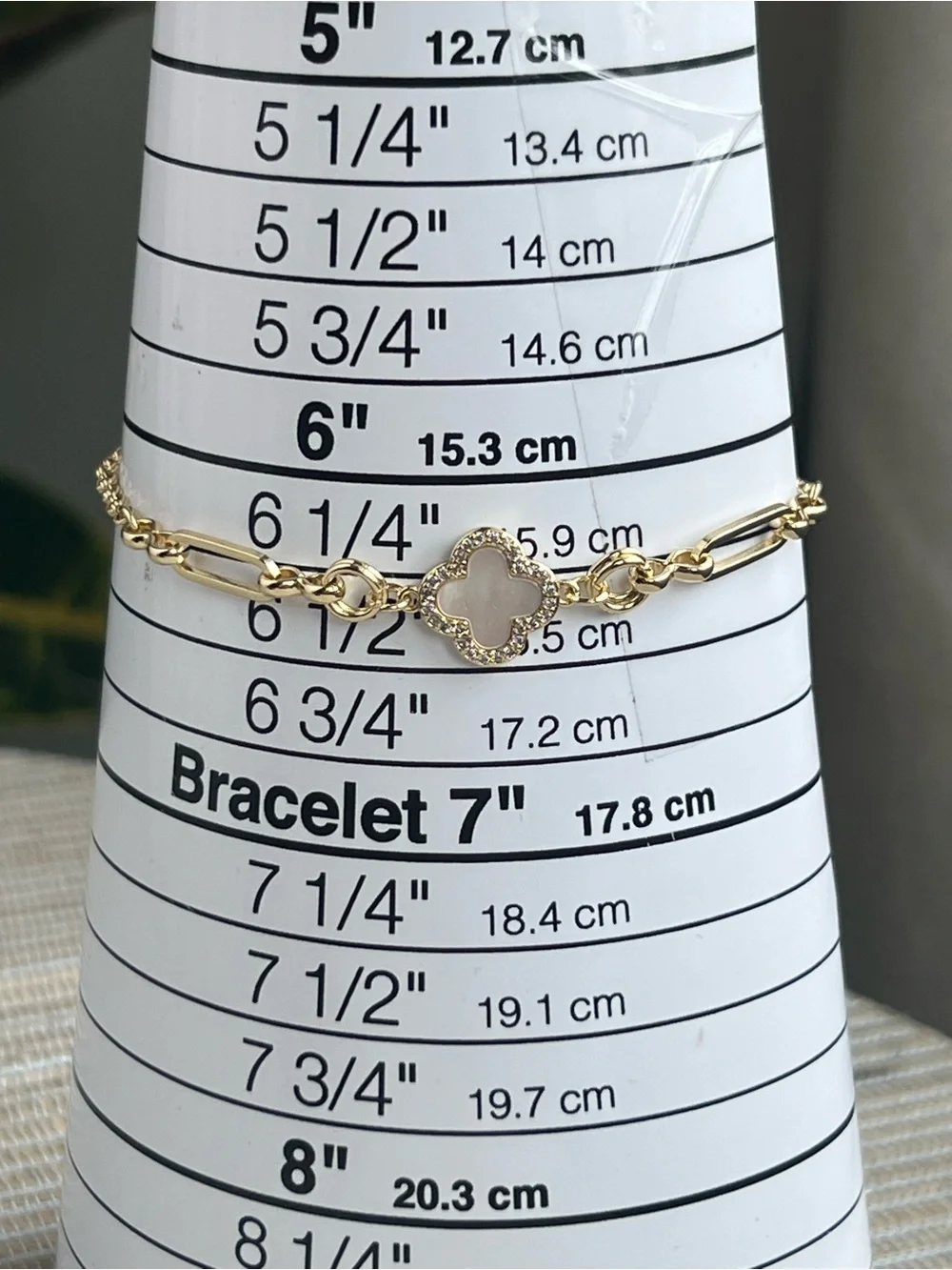 Gold mini Clover Bracelet with Mother-of-Pearl and oval Accents